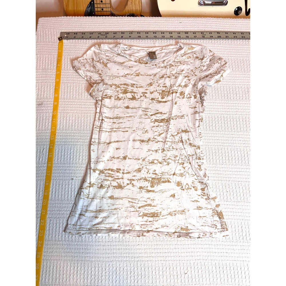 BKE Women's Short Sleeve Tee in White with Gold Print